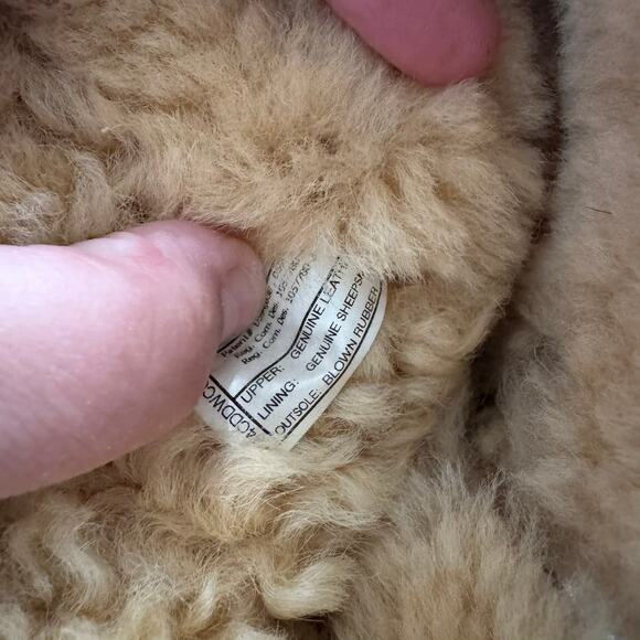 UGG Bailey Button II Sheepskin Lined Suede Boots in Chestnut Brown Size 10 - Picture 11 of 13